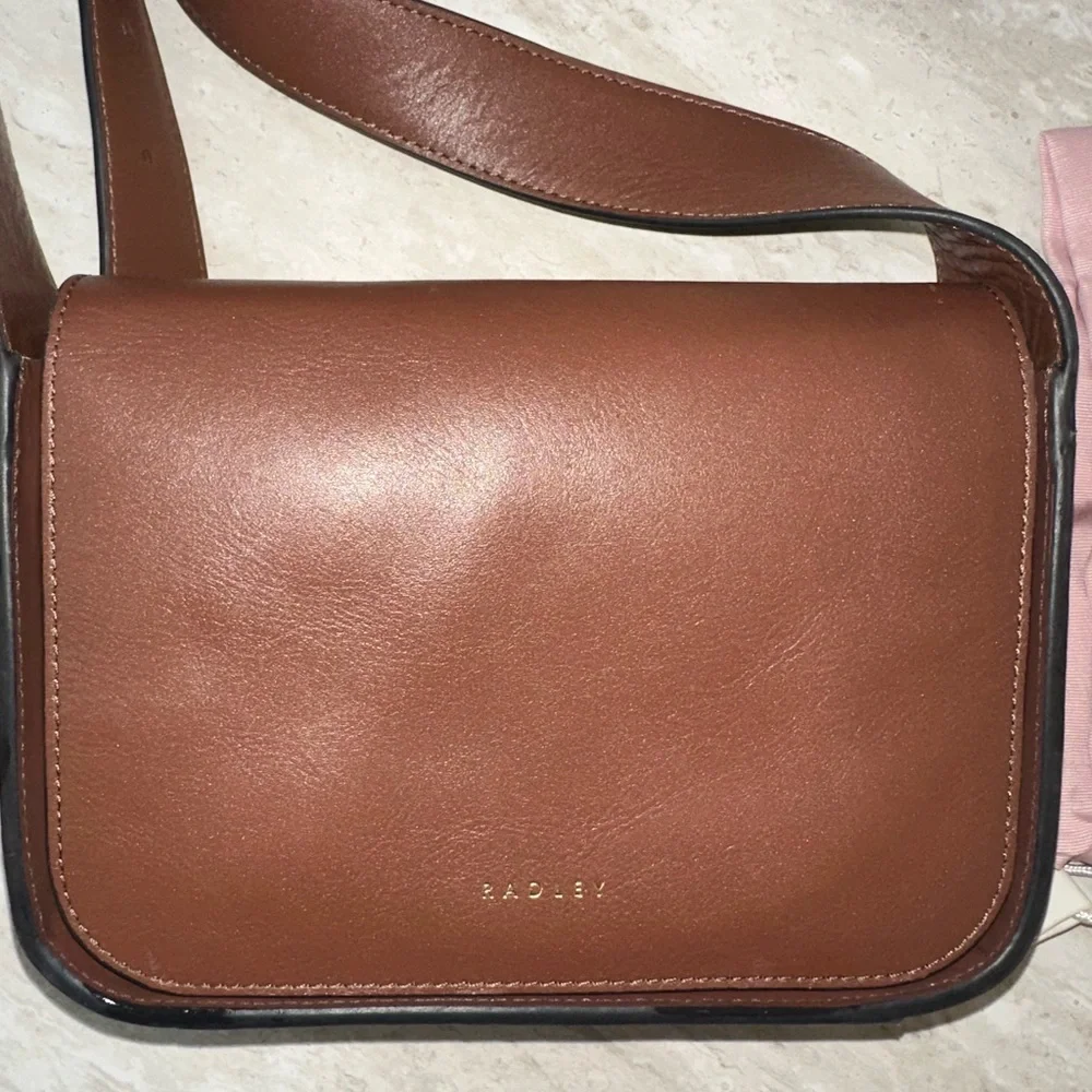 RADLEY LONDON Dark Brown Leather Crossbody with Gold Hardware
